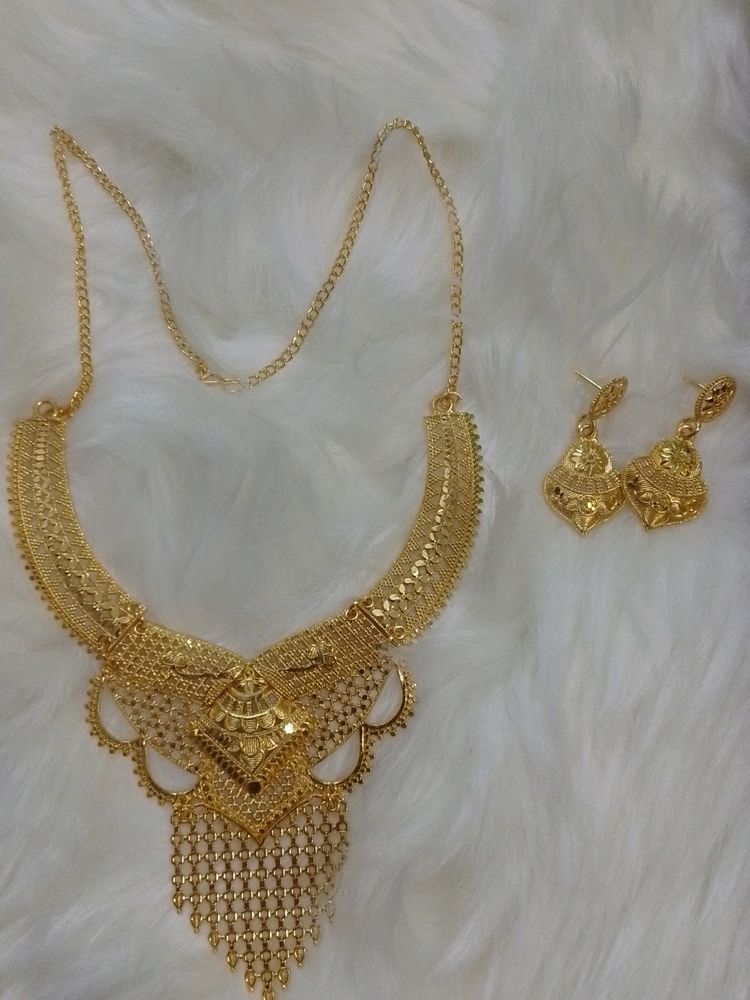 Gold Plated Set With Free Perfume