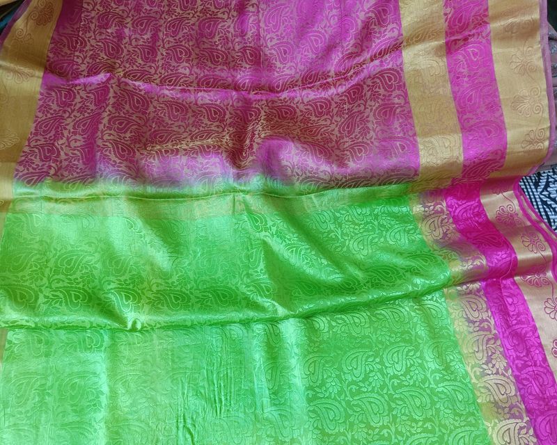 Parrot Green & Magenta Pink Saree & Blouse piece