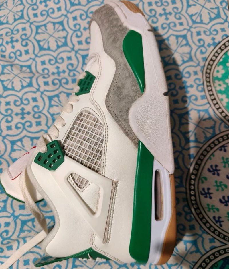 Air Jordan retro 4 pine green