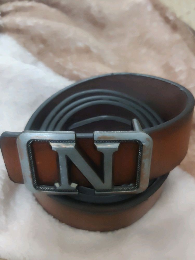 A vintage belt new condition.