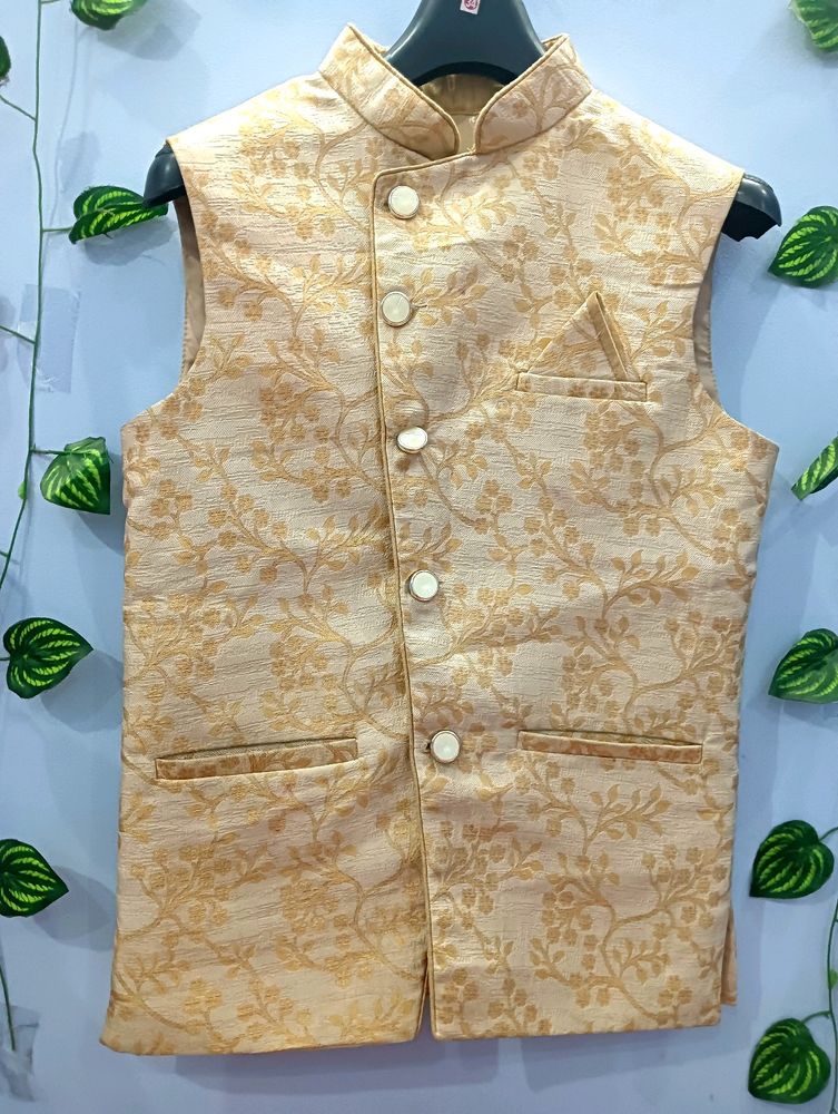 Man Ethnic Jacket With Kurta Pant