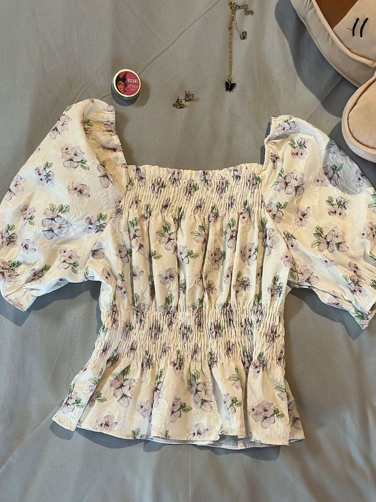 Cute Trendy Puffed Blouse