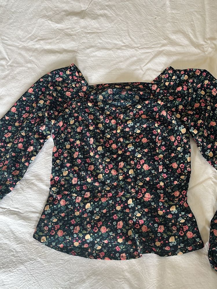 Women Long Sleeves Floral Top