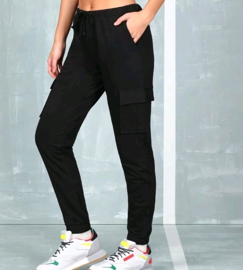 Women Solid Black Track Pants (New)