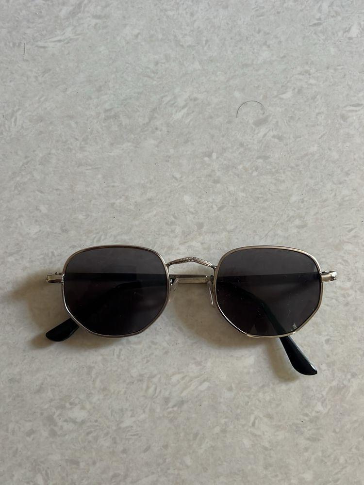 Im Selling Sunglass