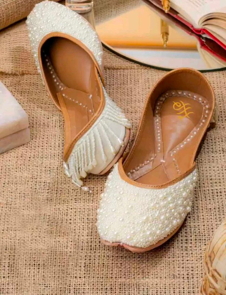 House Of Pataudi Embalished Mojaris Leather Sole