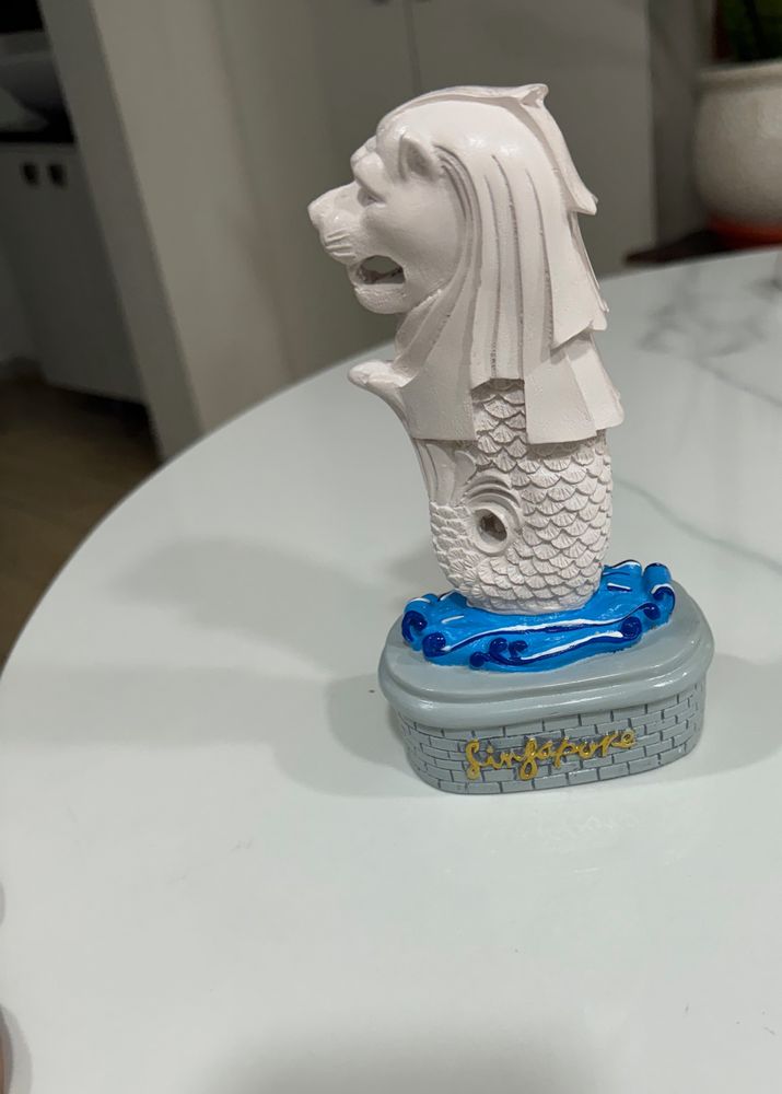 Singapore Merlion Idol …it’s New …and In Best Cond