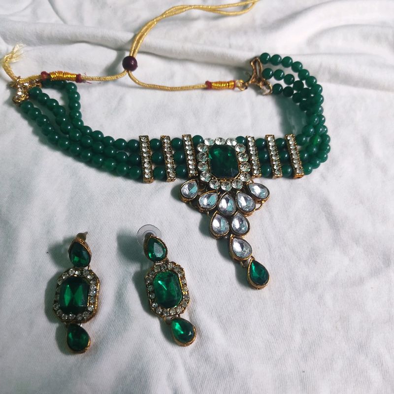 Beautiful Green Necklace Set