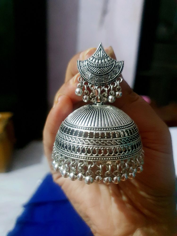 Big Jhumka's