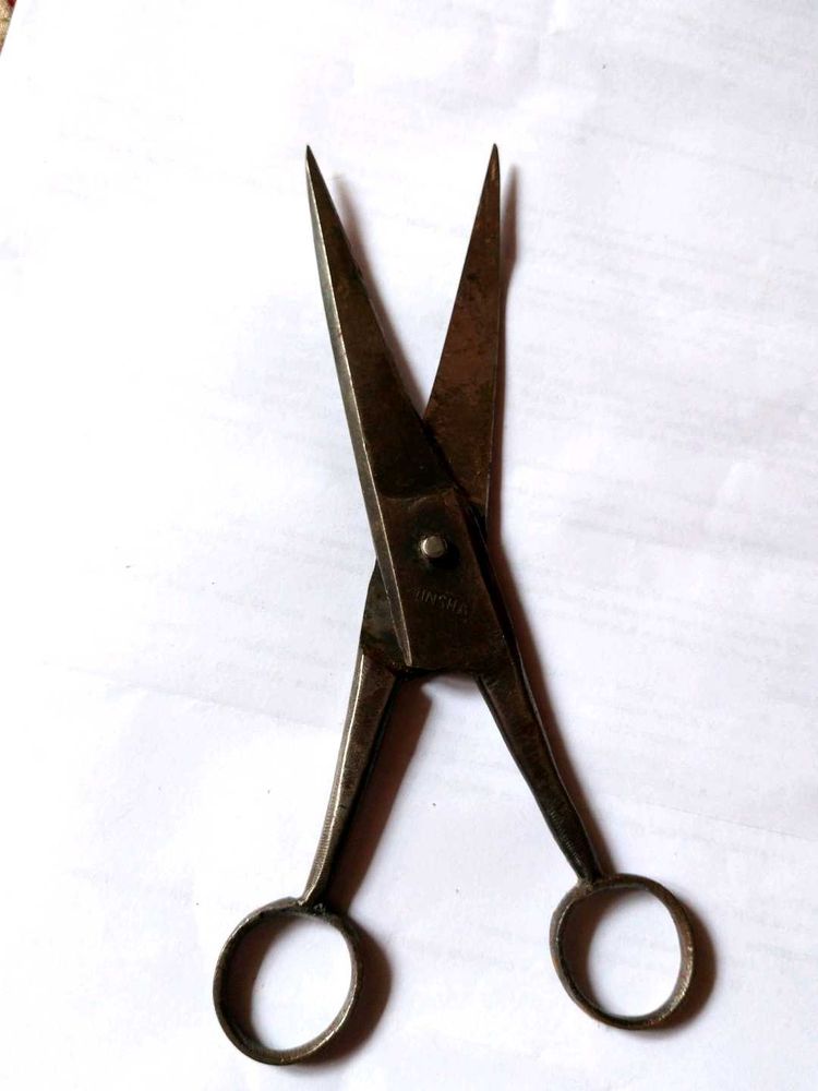 Used Hair Cutting Scissors 7.5