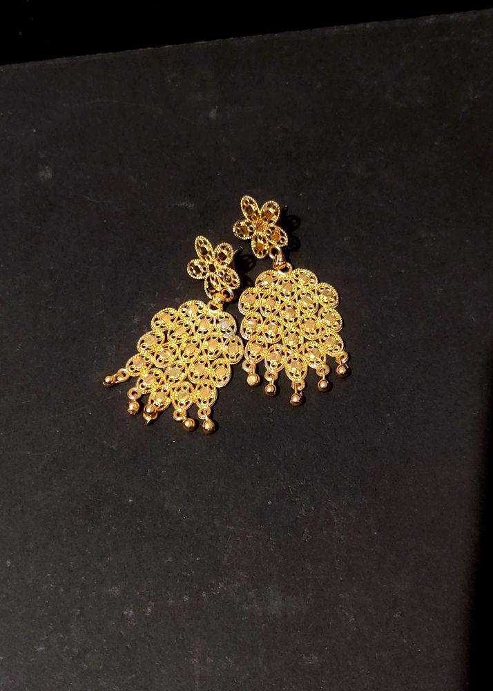 Gold filigree earrings imitation