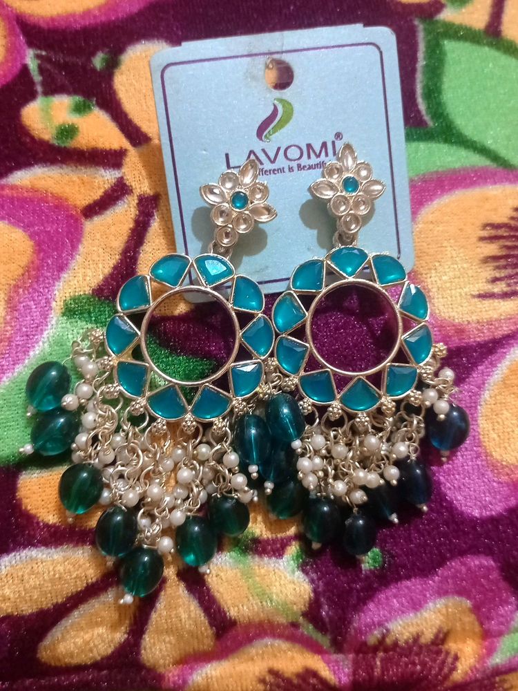 Medium Size Earring With Peral Kundan