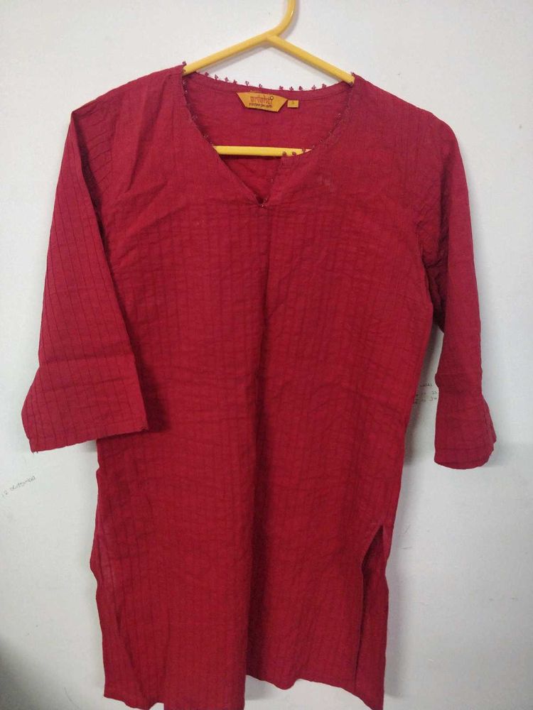 Red Kurti