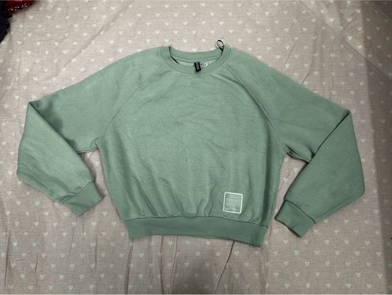 H&M Cropped Sweatshirt