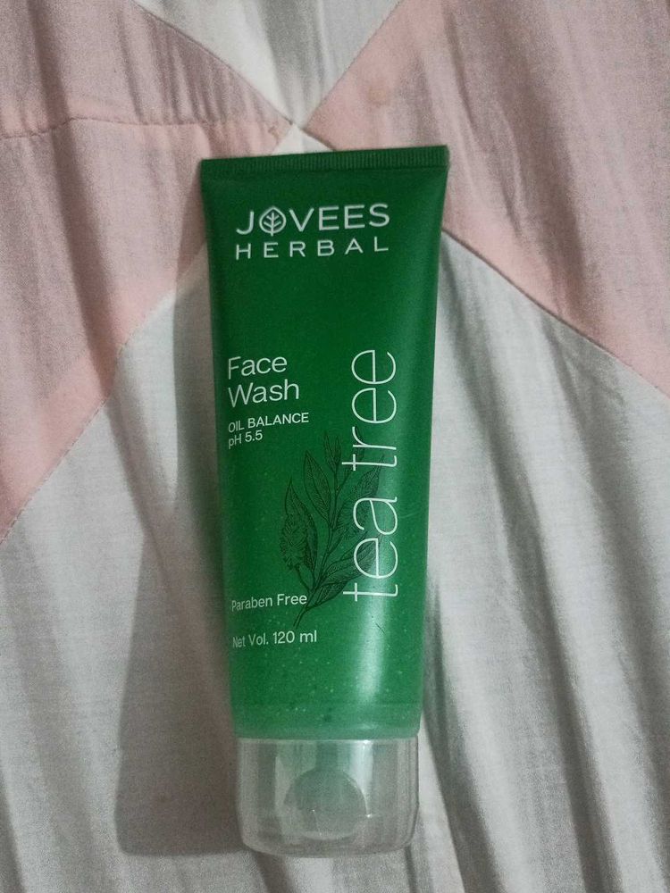 Jovees Herbal Tea Tree Face Wash For Men And Women