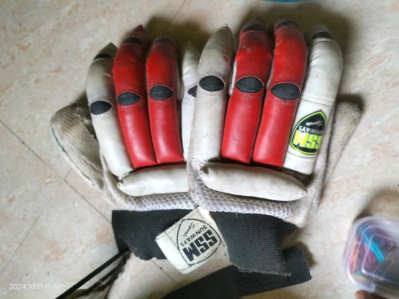 Cricket  Gloves, Pads, Helmet