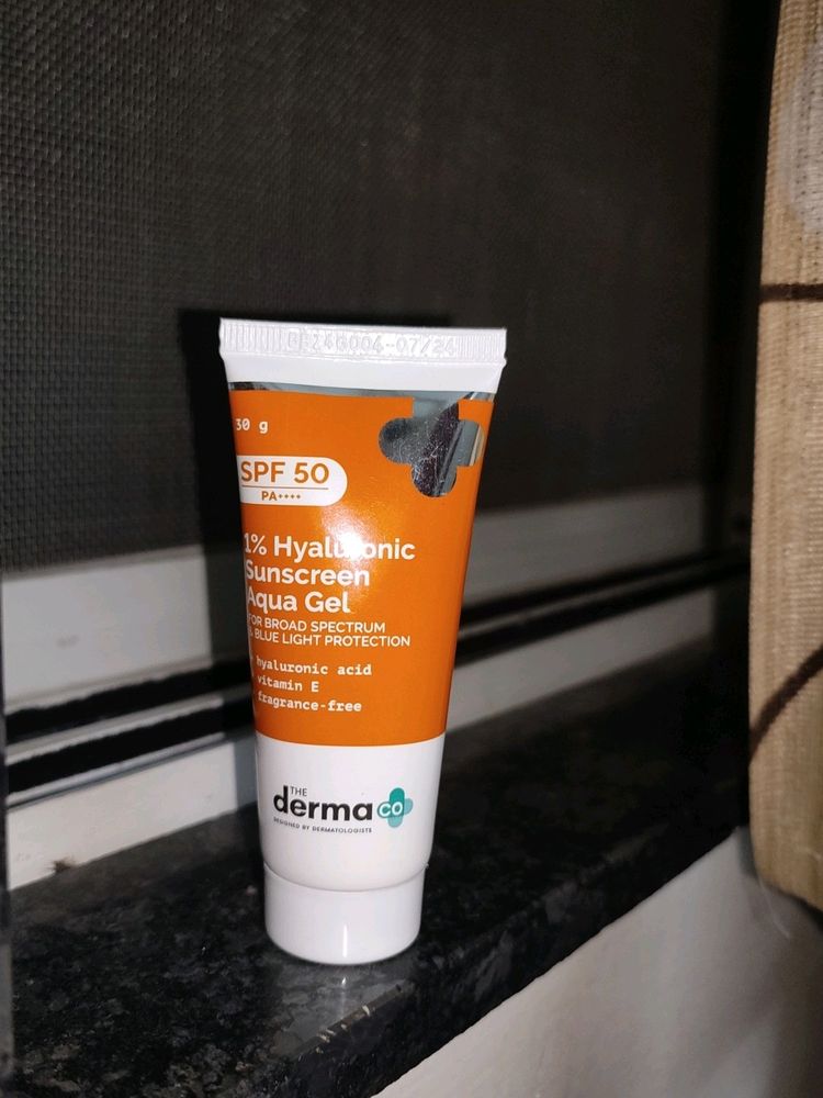 Derma Co 1% Hyaluronic Sunscreen Aqua Gel