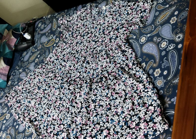 UK24, US20-22, 5XL PRETTY FLORAL DRESS