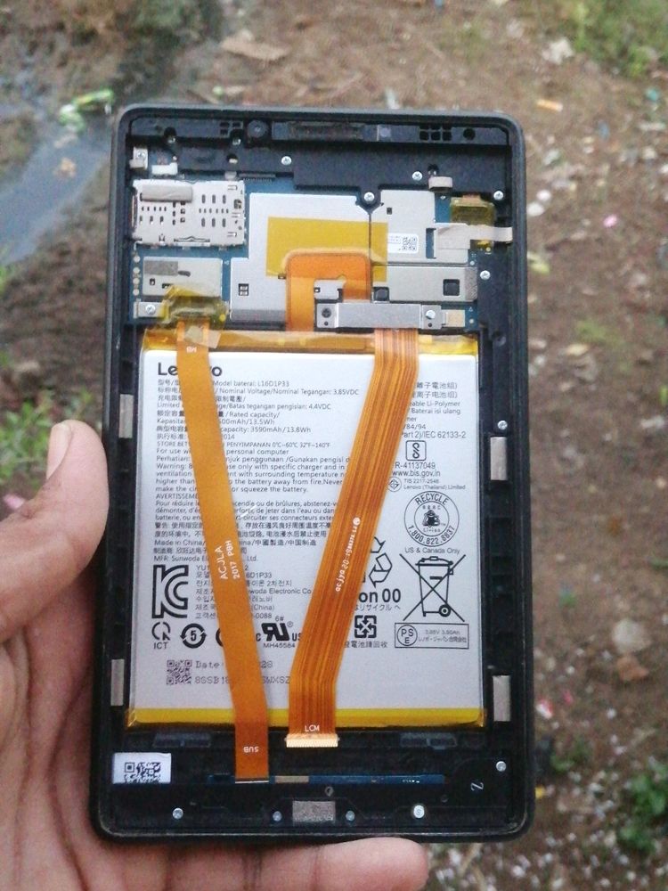 Lenovo M7