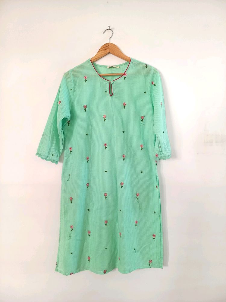 Green Embroidered Kurtha (Women's)