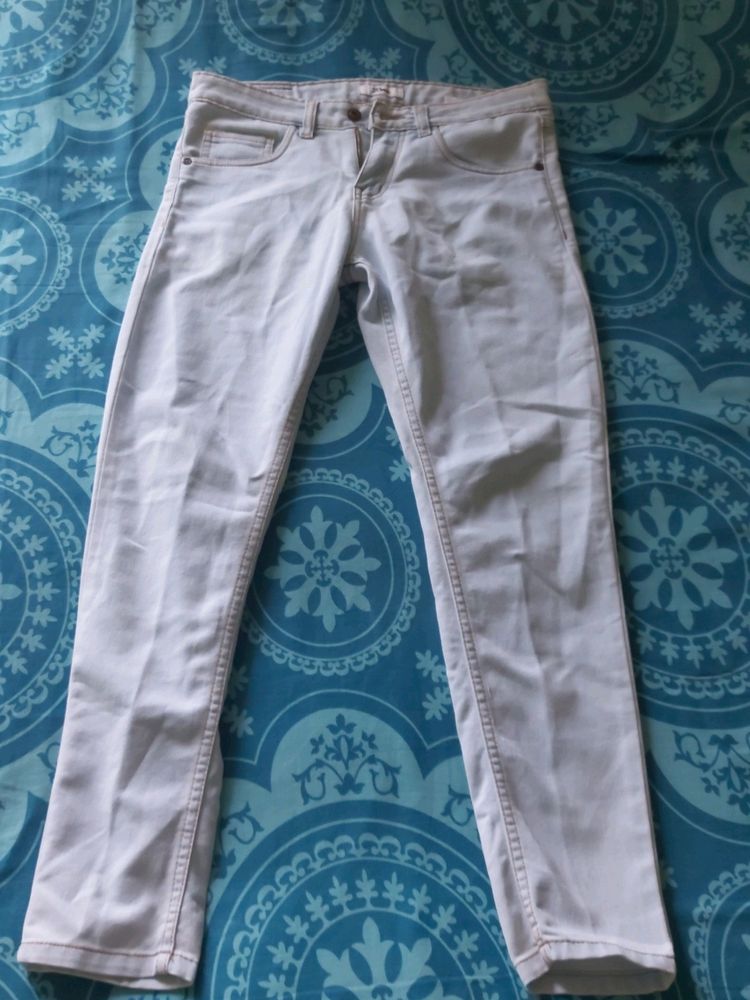 BRANDED LIGHT BLUE JEANS