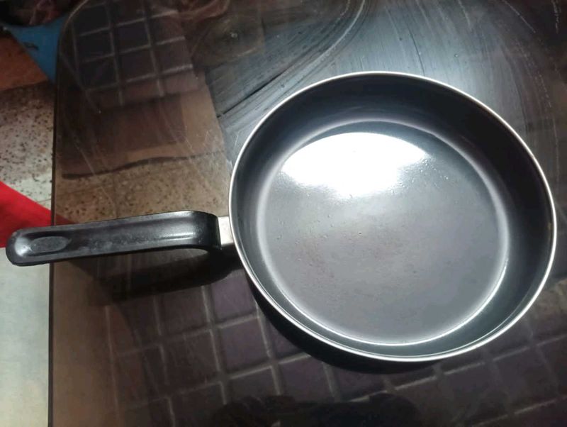 GOOD QUALITY FRYING PAN WITH FIBER HANDLE BLACK