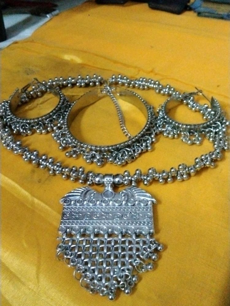 Mujhe Is Type Ke Jewellery bilkul  Suit Nehi Kart