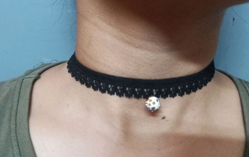 Choker With a Stone 👀