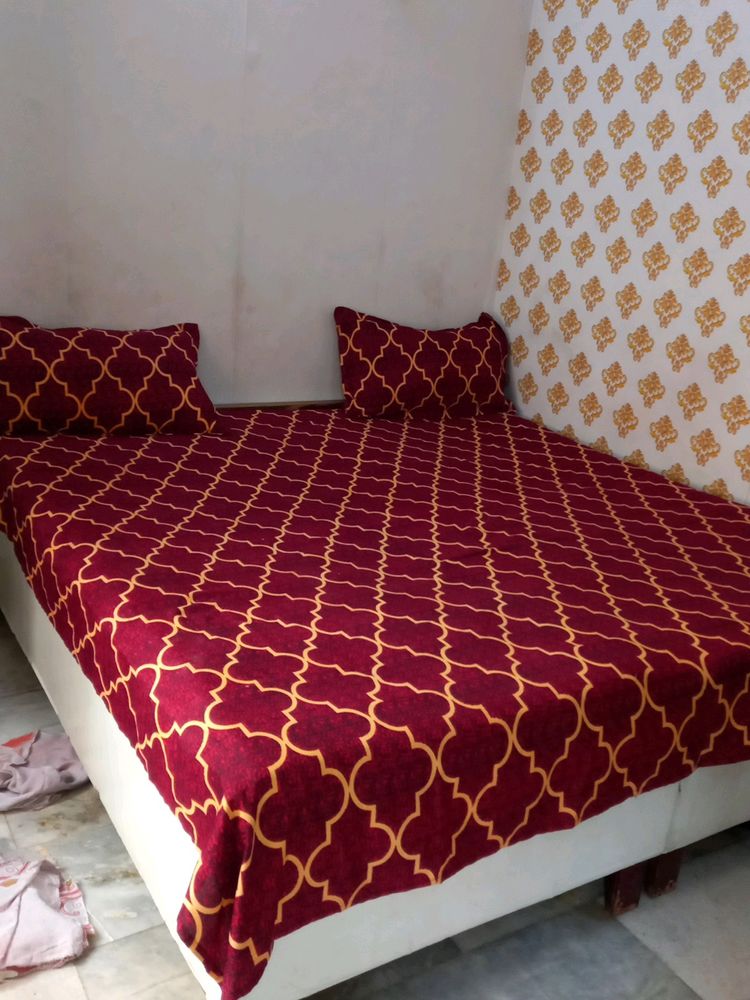 King Size Bedsheet With Pillow Covers