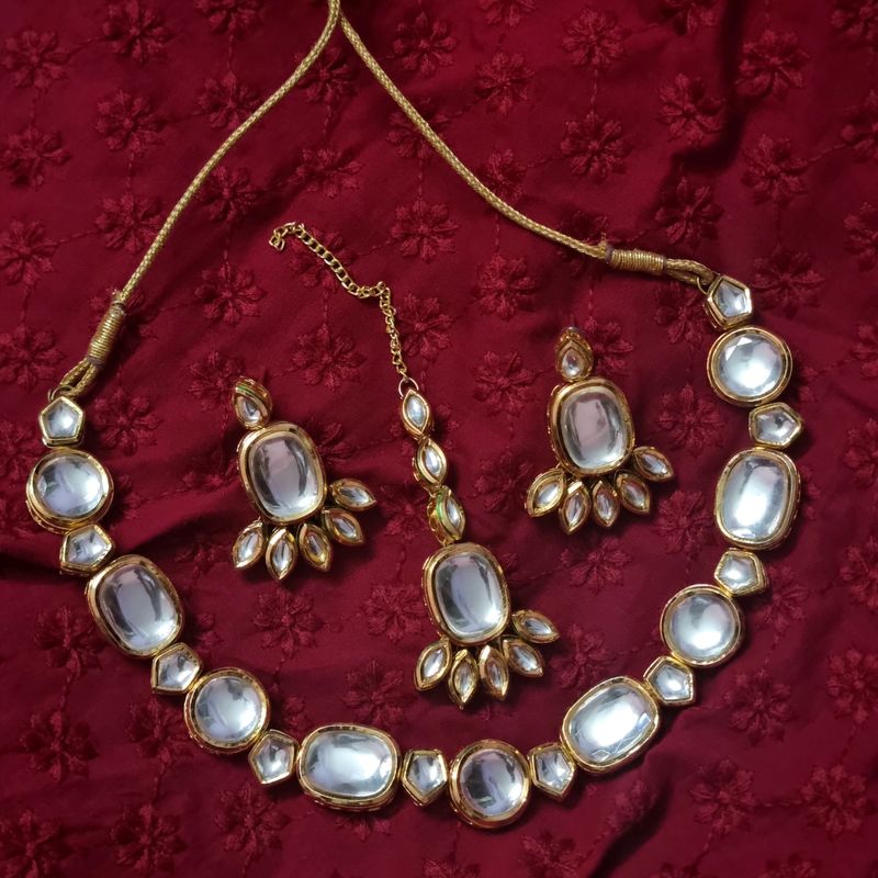 Sleek Kundan Choker Set