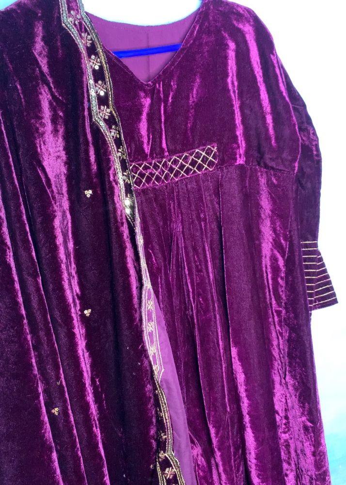 Pakistani Velvet Suit