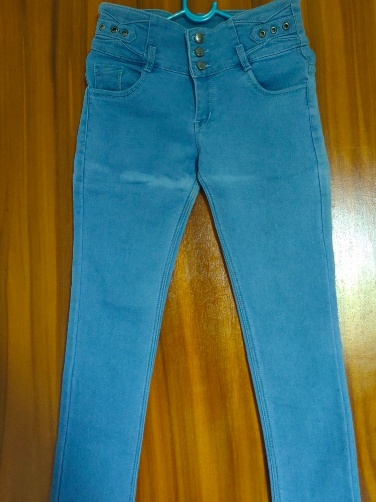 Soft Stechible Jeans