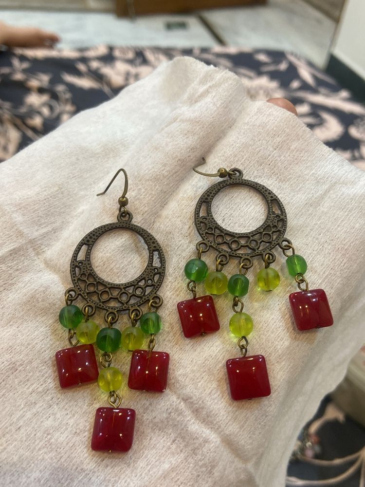 Pure red stone earings