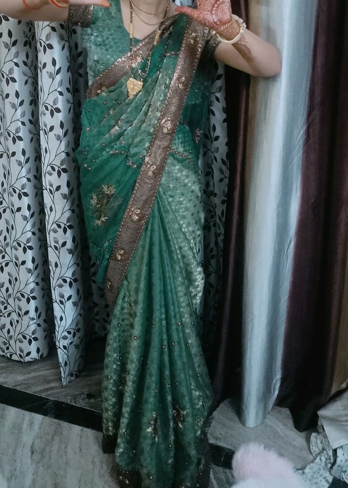 Festiv Wear Saree With Half Net Fabric In Pallu!