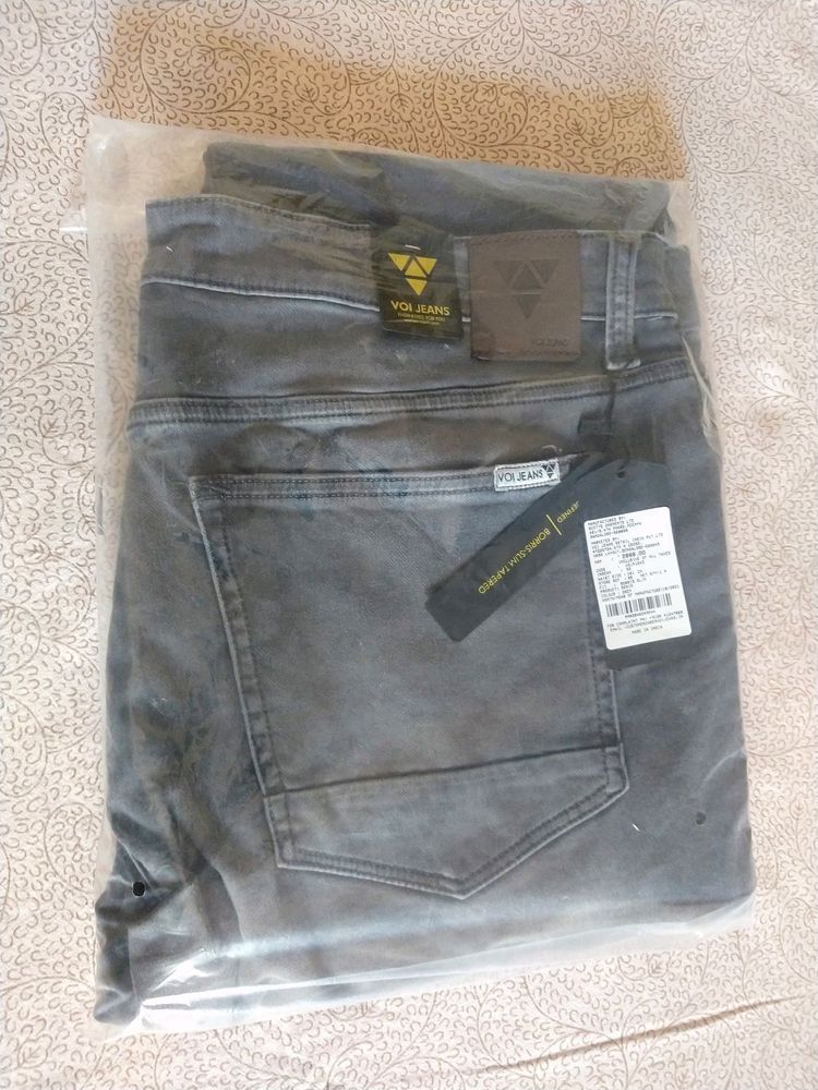 New with Tags Borris Slim Tapered VOI Men's Jeans