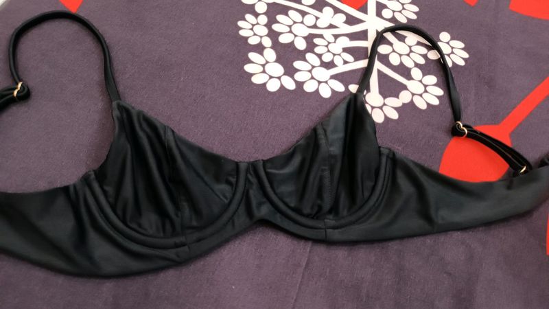 Branded Bra Size Around 32..S