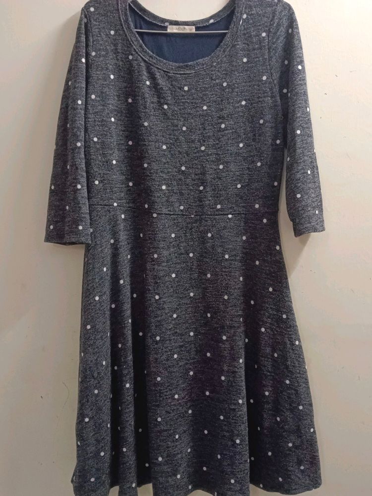 Very Smart Woolen Midi Dress For M Size