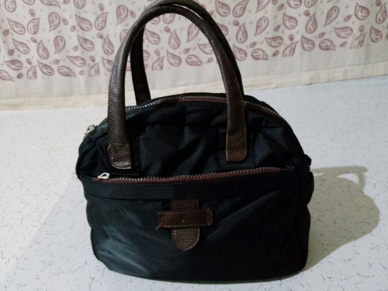 Hand Bag For Women .