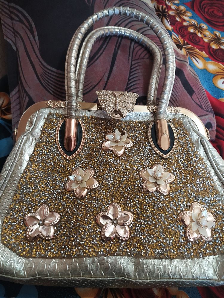 Ladki Ka Purse