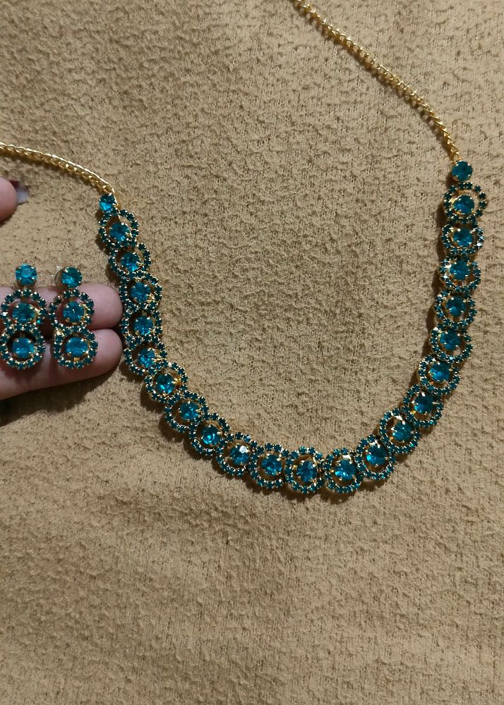 Its A Necklace Set Of Green Stone With Earrings