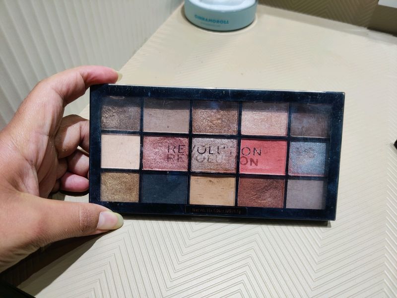 Makeup Revolution Eyeshadow Palette