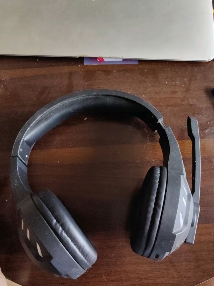 pTron Studio Pixel Over-Ear Wireless Gaming Headph