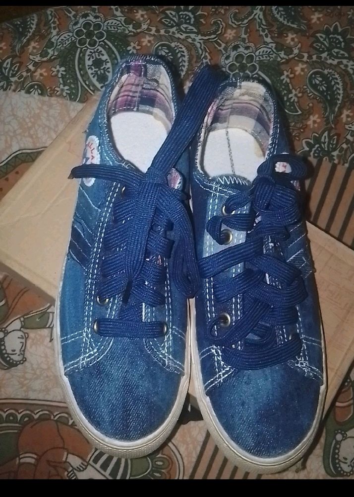 2 Shoes Hai New With Tag