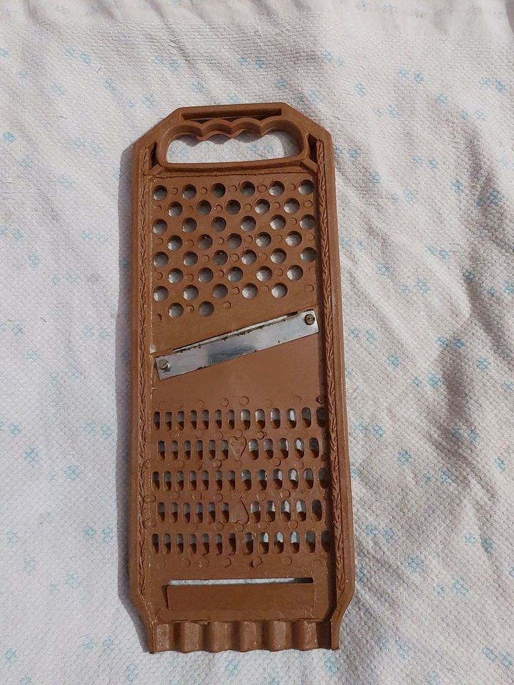 Crisper/grater