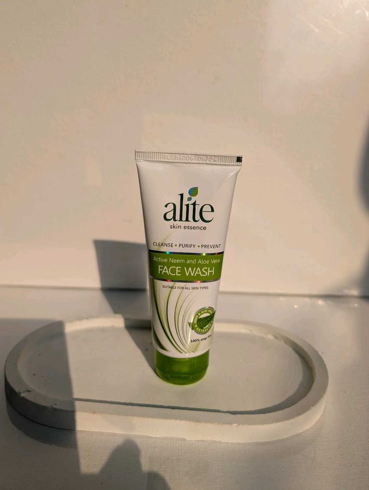 Alite Aloe & Neem Face Wash