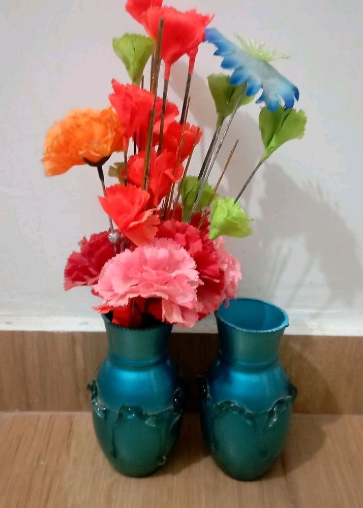 GLASS FLOWER VASE