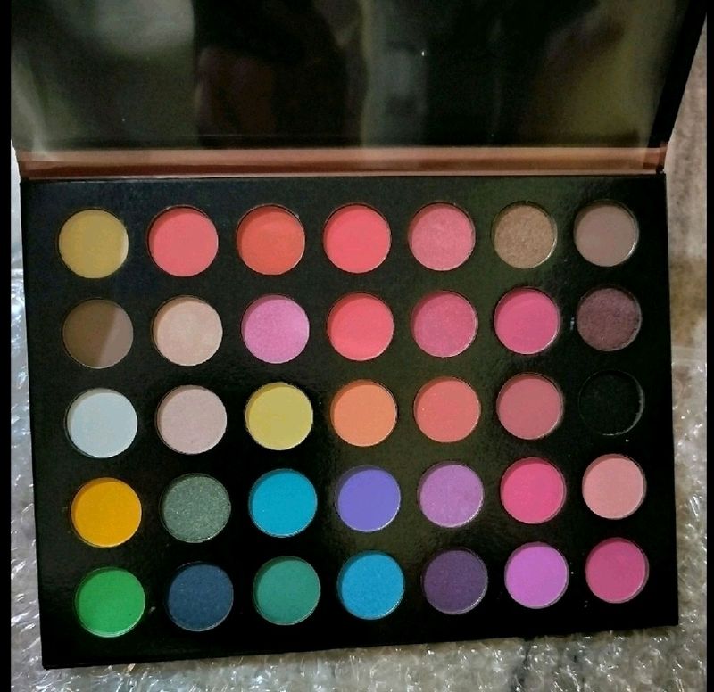 color studio eyeshadow palette