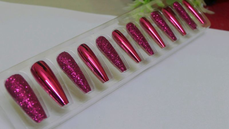 Beautiful Artificial Nails With Sticker