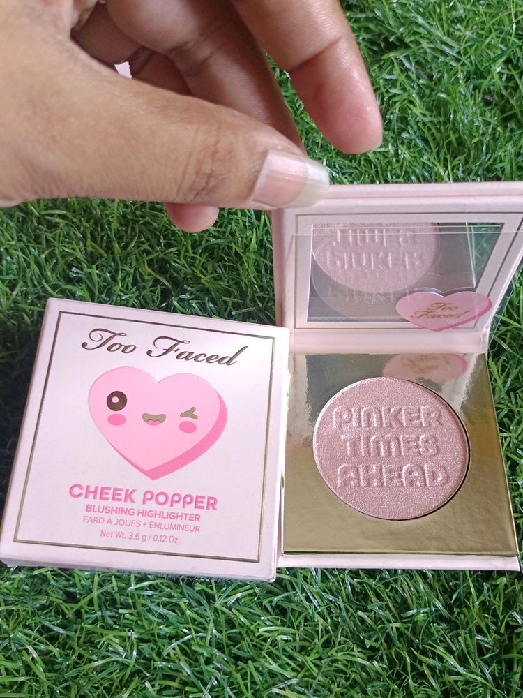 TOO FACED CHEEK POPPER BLUSHING HIGHLIGHTER