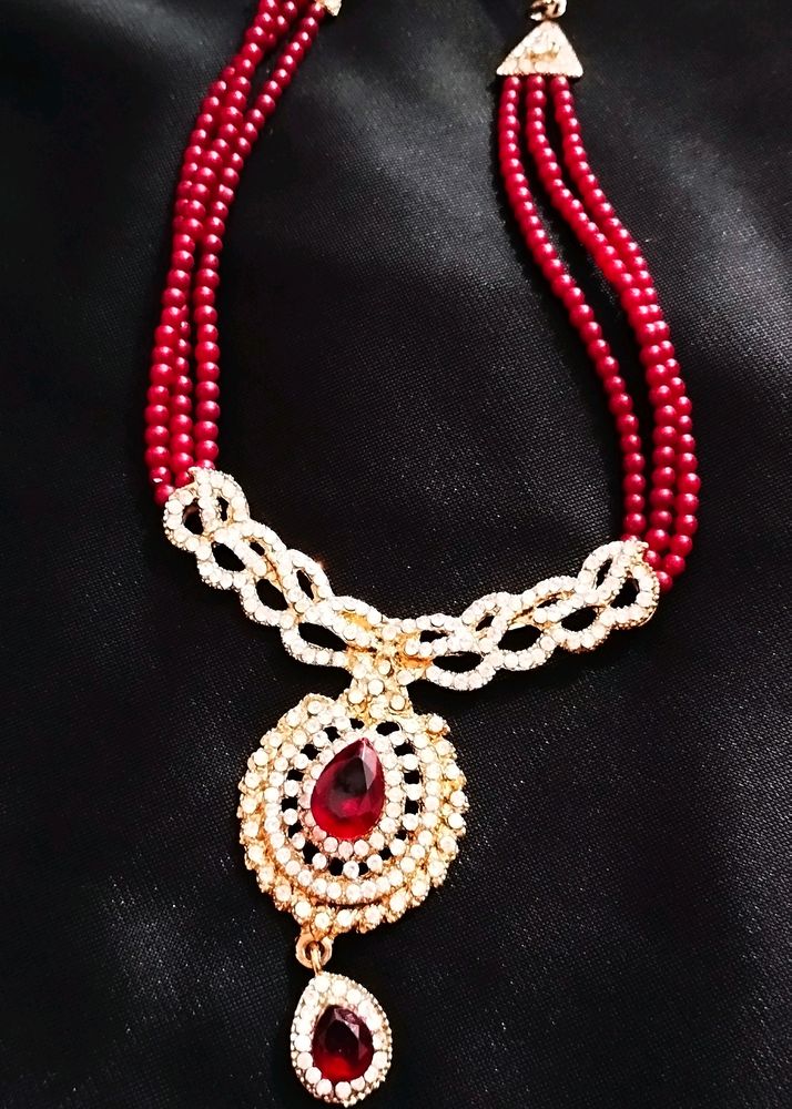 Glamourous Maroon Necklace 🌹